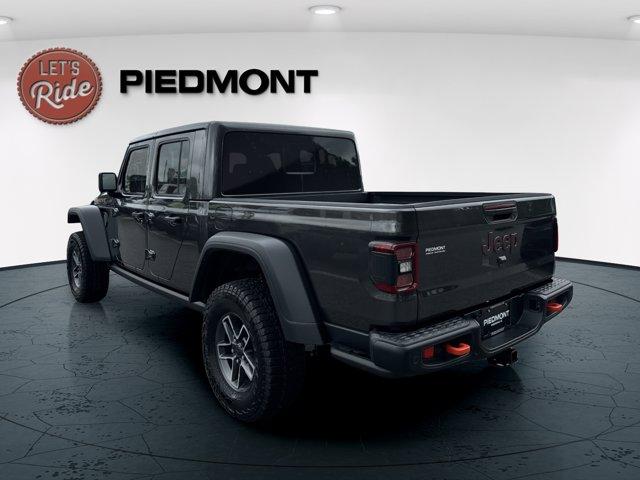 new 2025 Jeep Gladiator car