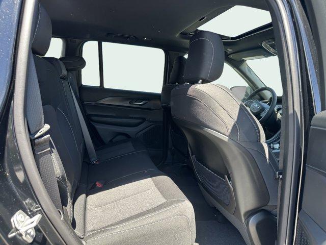 new 2025 Jeep Grand Cherokee car