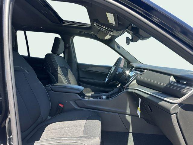 new 2025 Jeep Grand Cherokee car