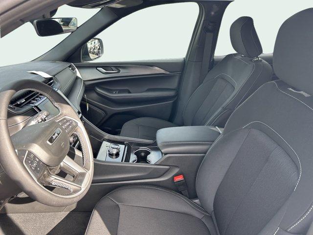 new 2025 Jeep Grand Cherokee L car