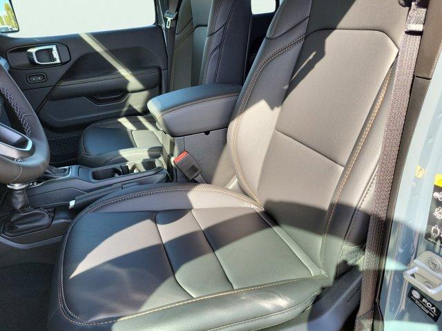 new 2025 Jeep Gladiator car