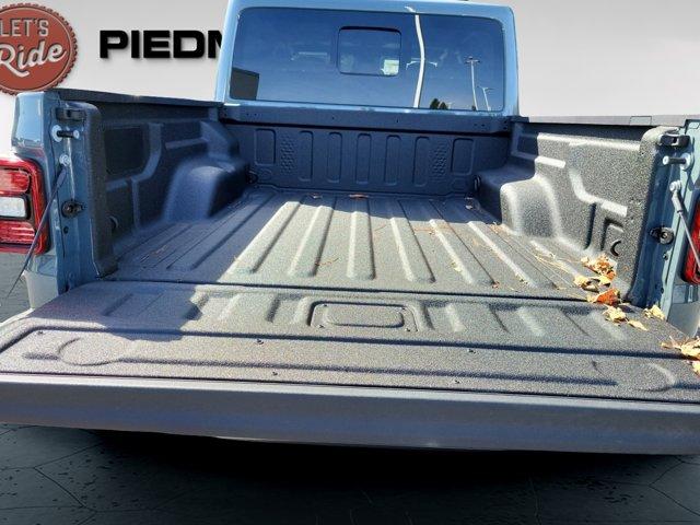 new 2025 Jeep Gladiator car