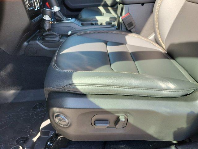 new 2025 Jeep Gladiator car