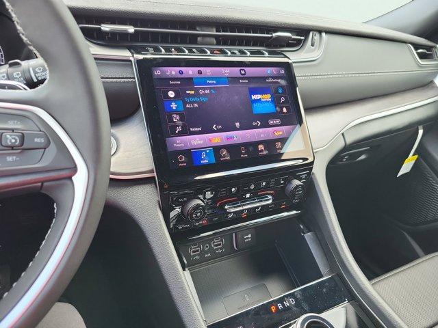 new 2025 Jeep Grand Cherokee car