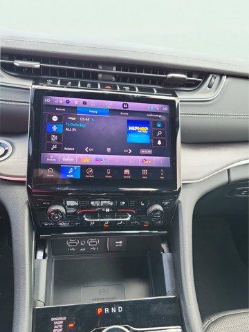 new 2025 Jeep Grand Cherokee car