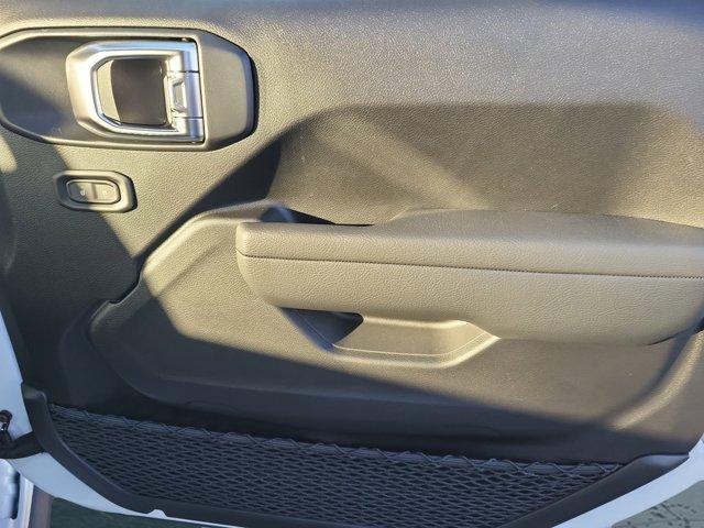 new 2025 Jeep Wrangler car