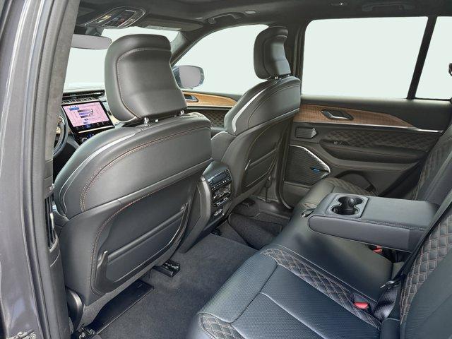 new 2025 Jeep Grand Cherokee car