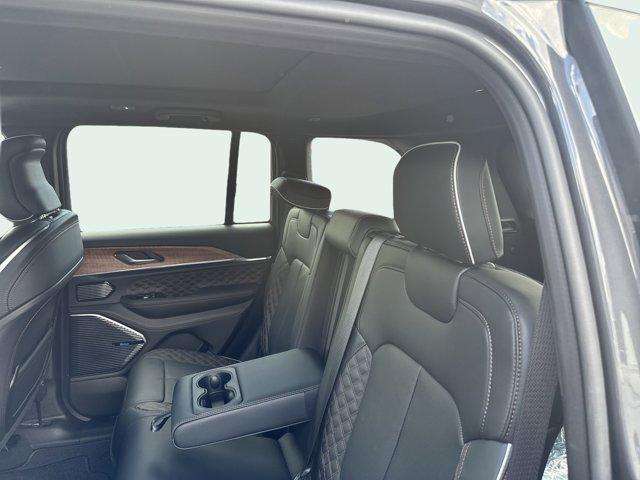 new 2025 Jeep Grand Cherokee car
