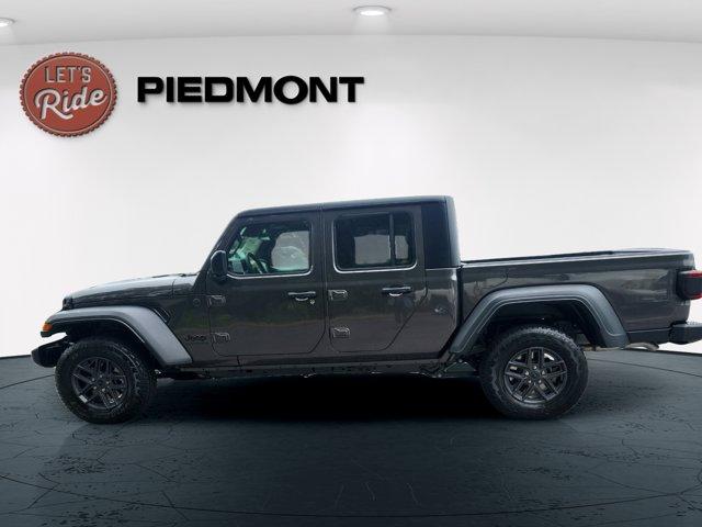 new 2025 Jeep Gladiator car