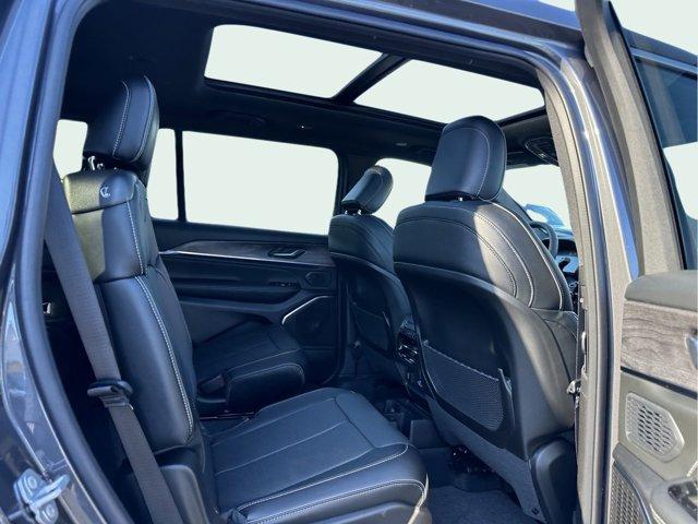 new 2025 Jeep Grand Cherokee L car
