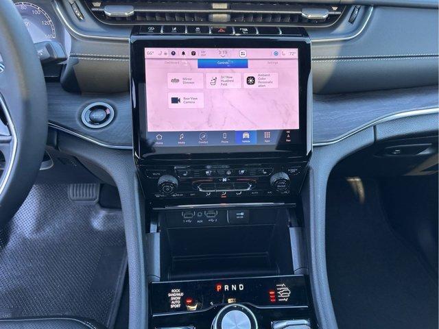 new 2025 Jeep Grand Cherokee L car