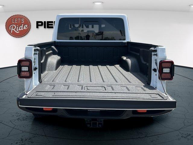 new 2025 Jeep Gladiator car