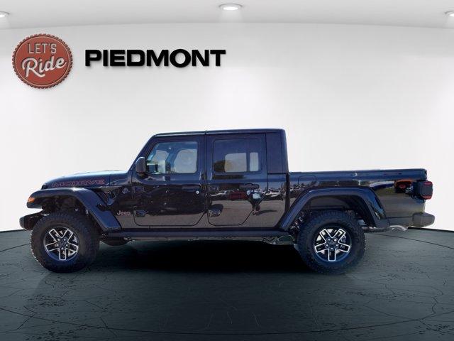 new 2025 Jeep Gladiator car