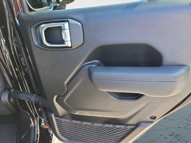 new 2025 Jeep Gladiator car