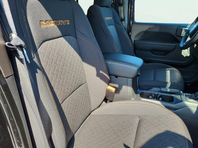 new 2025 Jeep Gladiator car