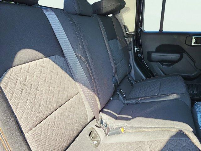 new 2025 Jeep Gladiator car