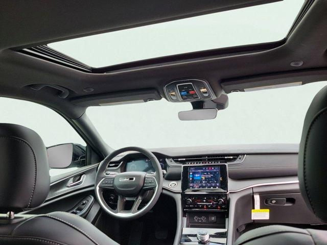 new 2025 Jeep Grand Cherokee car