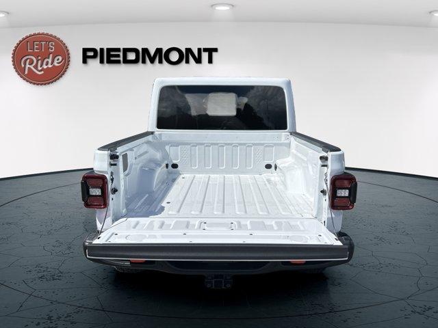new 2025 Jeep Gladiator car