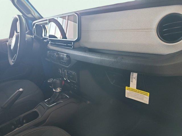 new 2025 Jeep Gladiator car