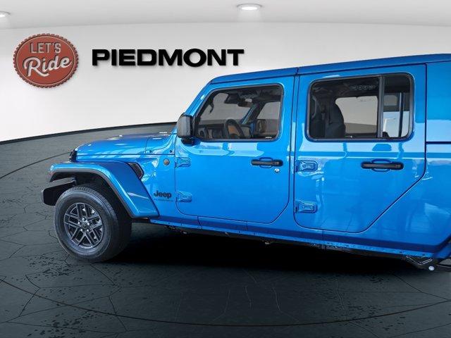 new 2025 Jeep Gladiator car