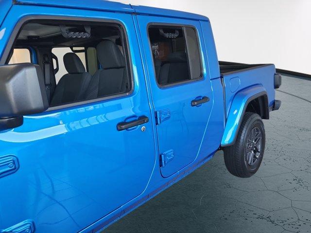 new 2025 Jeep Gladiator car