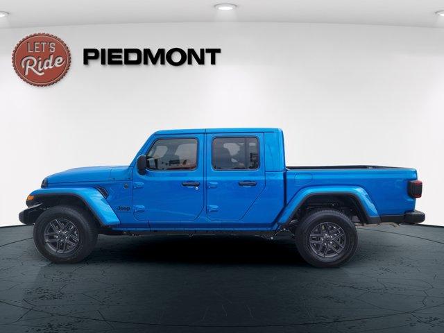 new 2025 Jeep Gladiator car