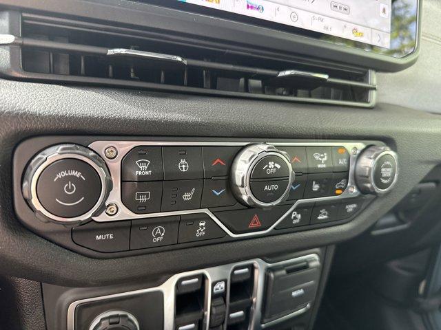 new 2025 Jeep Gladiator car