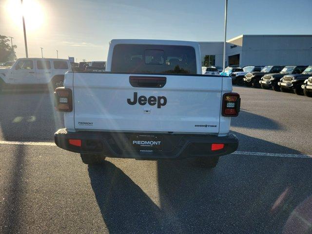 new 2025 Jeep Gladiator car