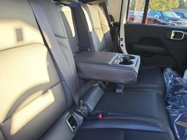 new 2025 Jeep Gladiator car