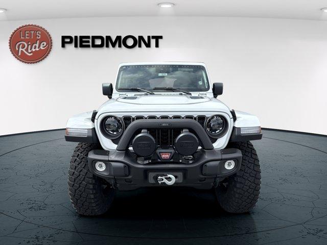 new 2025 Jeep Gladiator car
