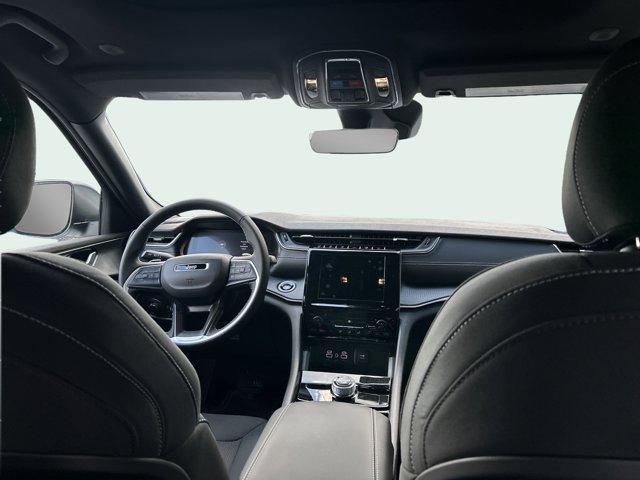 new 2025 Jeep Grand Cherokee L car