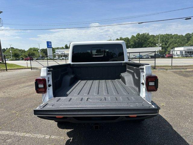 new 2024 Jeep Gladiator car