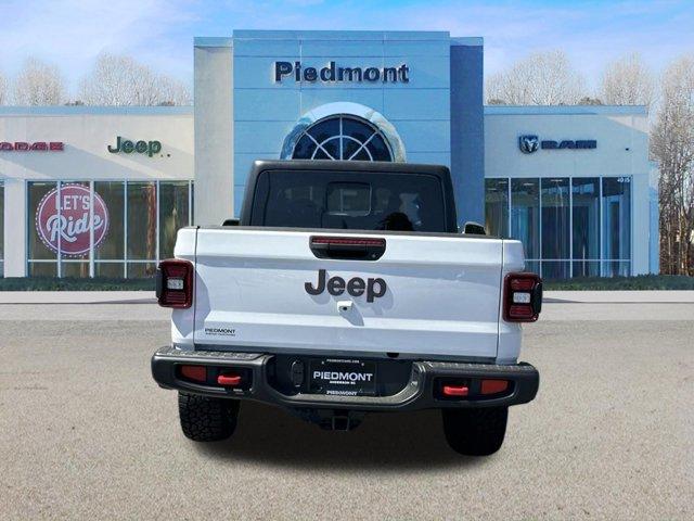 new 2024 Jeep Gladiator car