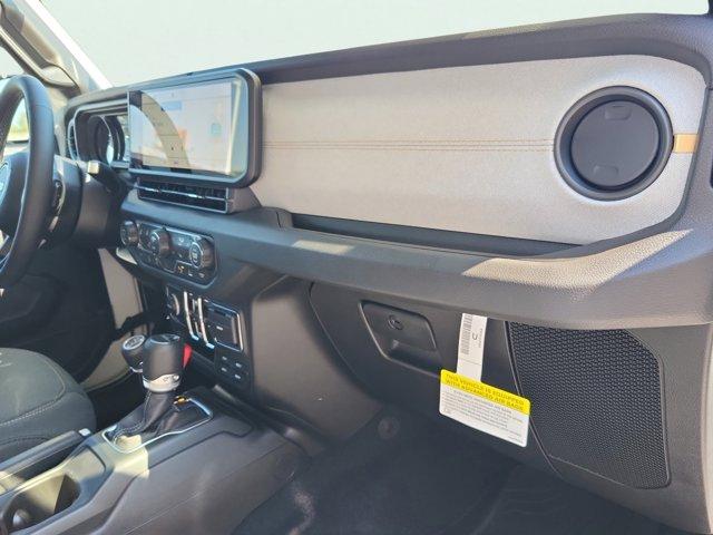 new 2025 Jeep Gladiator car