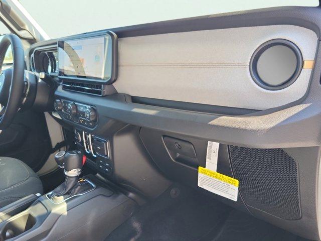new 2025 Jeep Gladiator car