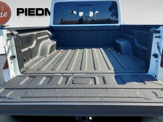 new 2025 Jeep Gladiator car