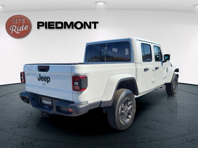 new 2025 Jeep Gladiator car