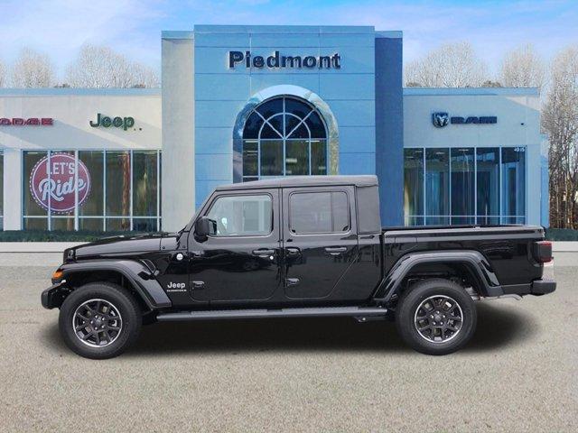 new 2023 Jeep Gladiator car