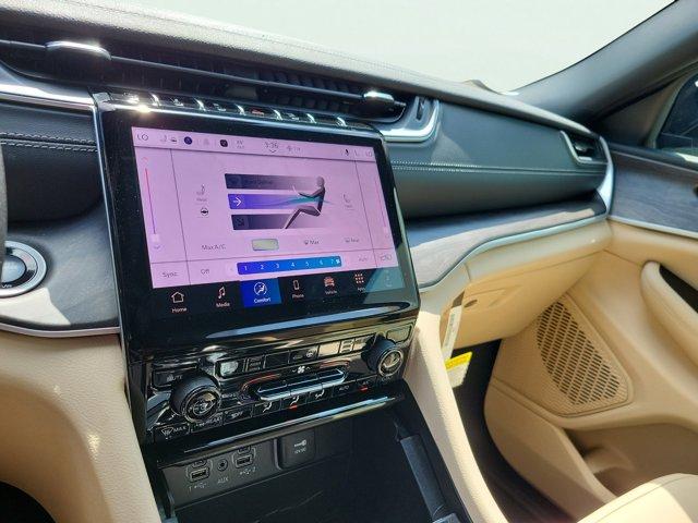 new 2025 Jeep Grand Cherokee car