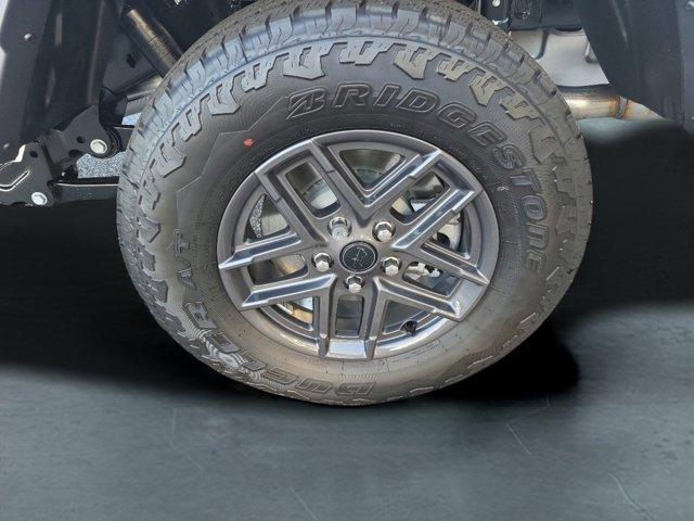 new 2025 Jeep Gladiator car