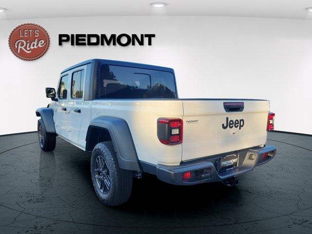 new 2025 Jeep Gladiator car