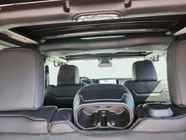 new 2025 Jeep Wrangler car
