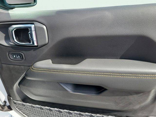 new 2025 Jeep Wrangler car