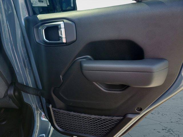 new 2025 Jeep Gladiator car