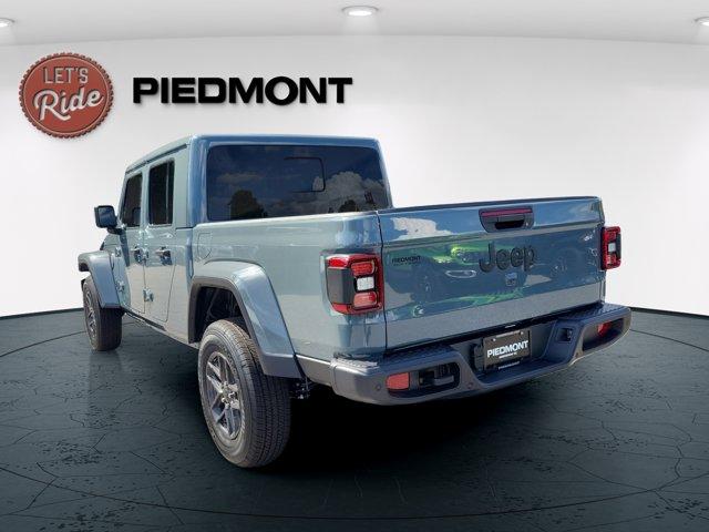 new 2025 Jeep Gladiator car