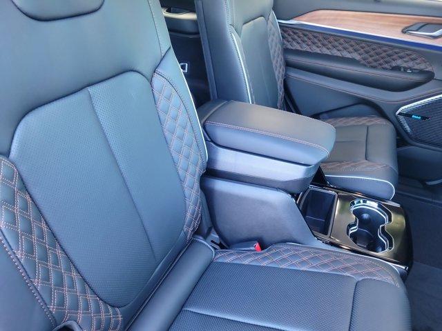 new 2025 Jeep Grand Cherokee L car