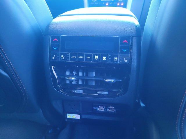 new 2025 Jeep Grand Cherokee L car