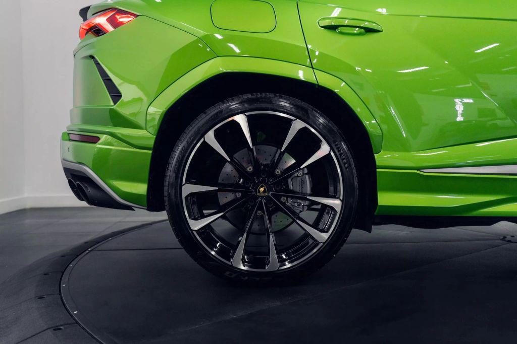 used 2021 Lamborghini Urus car, priced at $199,000