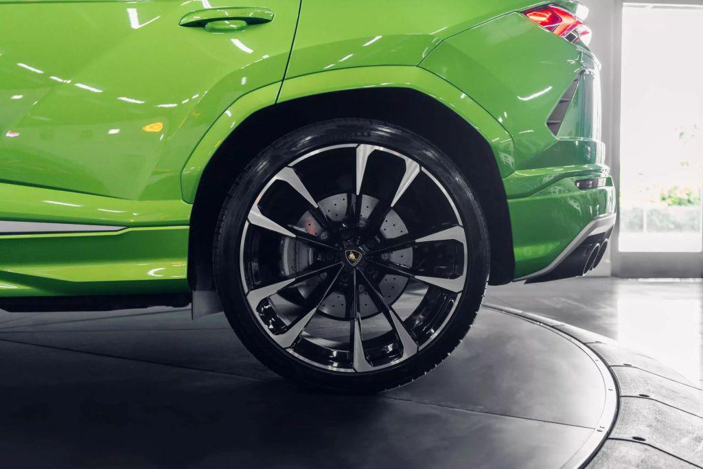 used 2021 Lamborghini Urus car, priced at $199,000