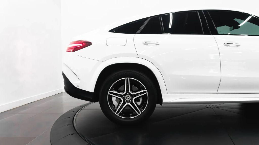 used 2025 Mercedes-Benz GLE 450 car, priced at $75,000